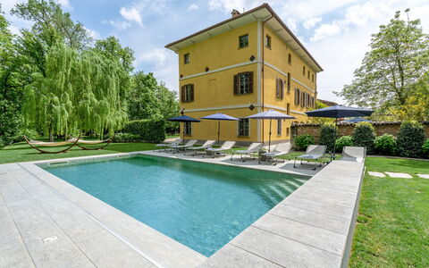 Tenuta Schiavon Barrero 12: Wohngebiet, Schwimmbad, Haus, Zuhause, Reflexion, Estate, Reflecting Pool, Garten, Resort, Villa