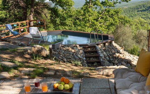 Cottage Dolcevista 4+2: Schwimmbad, Möbel, Gartenmöbel, Freizeit, Stuhl, Garten, Water Feature, Hinterhof, Schatten, Sonnenliege