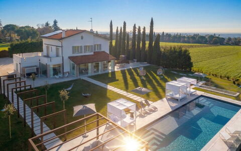 Villa Oxa 12+2: Estate, Villa, Villa, Landscaping, Schwimmbad