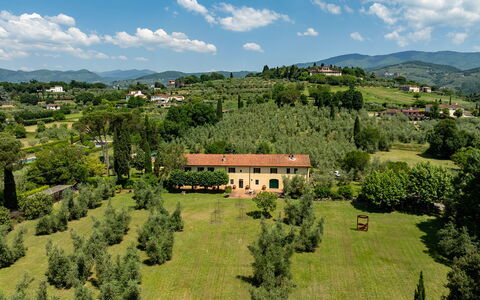 Villa Collegigliato 8: Landschaft, Grundstueck, Einfach, Ländliches Gebiet, Estate, Bergstation, Wiese, Weide, Dorf, Bauernhaus
