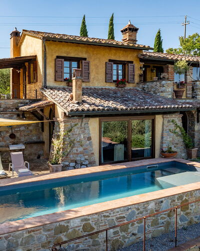 Colle Calzolaro 8: Haus, Schwimmbad, Die Architektur, Zuhause, Wohngebiet, Tür, Blumentopf, Hütte, Estate, Eco Hotel