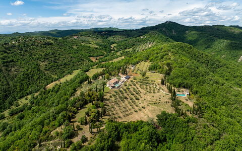 Tenuta Santa Cristina 10: Natürlichen Umgebung, Natur, Vegetation, Natürliche Landschaft, Landschaft, Hochland, Bergstation, Ländliches Gebiet, Vogelperspektive, Wald