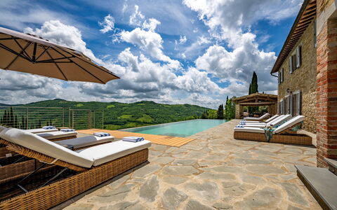 Tenuta Santa Cristina 10: Gartenmöbel, Schwimmbad, Eco Hotel, Resort, Freizeit, Villa, Ferienort, Stuhl, Sonnenliege, Hotel