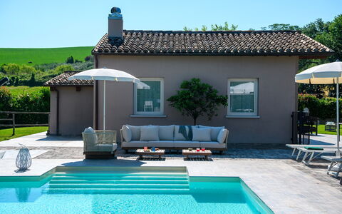 Villa Isola 8+2: Schwimmbad, Gartenmöbel, Möbel, Resort, Wohngebiet, Zuhause, Verbundwerkstoff, Estate, Schatten, Garten
