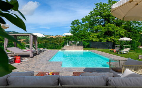 Villa Isola 8+2: Schwimmbad, Gartenmöbel, Resort, Freizeit, Sonnenliege, Eco Hotel, Regenschirm, Schatten, Garten, Thermae