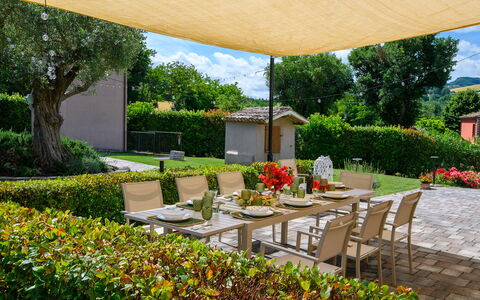 Villa Isola 8+2: Möbel, Gartenmöbel, Tabelle, Schatten, Garten, Stuhl, Tisch Im Freien, Hinterhof, Terrasse, Rasen