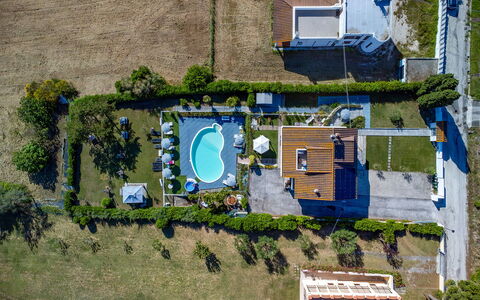 Villa Alma 8+2: Schwimmbad, Gartenmöbel, Resort, Regenschirm, Villa, Ferienort, Sonnenliege, Luftaufnahmen, Eco Hotel, Hotel