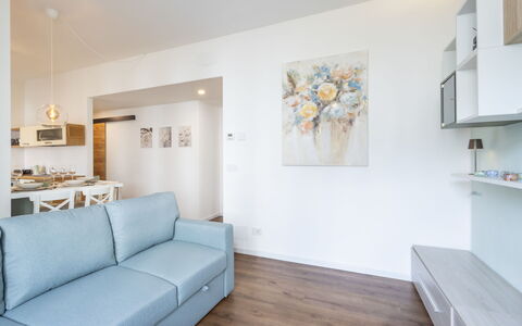 Genzianella Alpine Apartment: Flooring, Fussboden, Decke, Interior Design, Countertop, Küche, Cabinetry, Zimmer, Major Appliance, Light Fixture