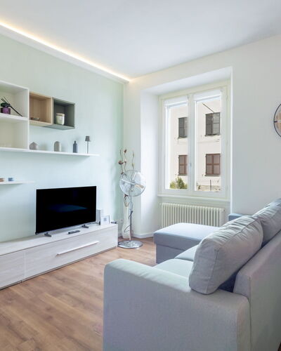 Genzianella Alpine Apartment: Flooring, Fussboden, Decke, Interior Design, Countertop, Küche, Cabinetry, Zimmer, Major Appliance, Light Fixture