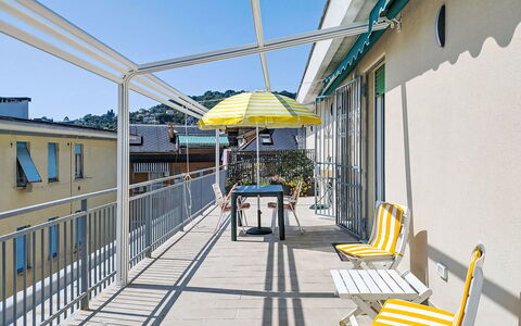 Attico Alda: Estate, Landscaping, Villa, Hecke, Balkon