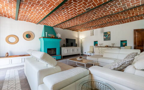 Jeeco: Möbel, Interior Design, Wand, Flooring, Decke, Holz, Fussboden, Couch, Zimmer, Wohnzimmer