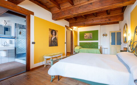 Jeeco: Interior Design, Möbel, Wand, Schlafzimmer, Decke, Bett, Holz, Flooring, Fussboden, Zimmer