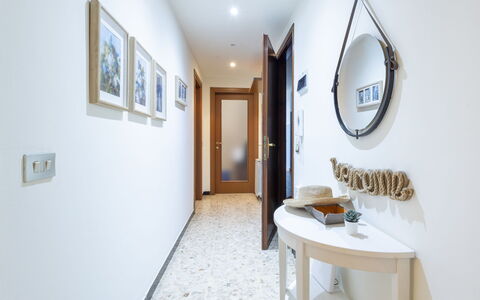Nautilus: Flooring, Interior Design, Fussboden, Holz, Möbel, Decke, Zimmer, Beleuchtung, Zuhause, Wohnzimmer