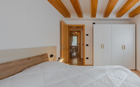 Rugia: Interior Design, Holz, Flooring, Decke, Fussboden, Möbel, Schlafzimmer, Zimmer, Bett, Beleuchtung