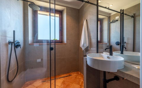 Tenuta Orsini 9+3: Wand, Flooring, Holz, Interior Design, Armatur, Fussboden, Badezimmer, Beleuchtung, Decke, Installation