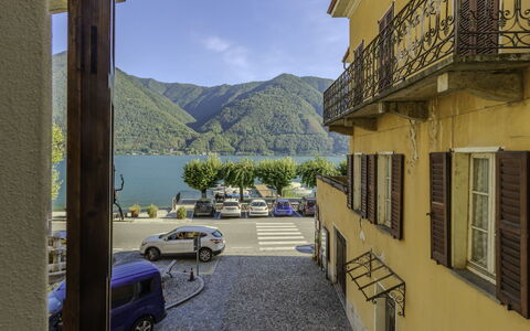 La Finestra sul Lago: Gebirge, Balkon, Ferienort