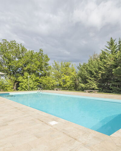 Casa Clara Pool, Casole Elsa, Monti: Blau, Schwimmbad, Schatten, Resort, Landscaping, Eco Hotel, Fliese, Gartenmöbel, Immergrün