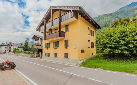 Federica: Gebäude, Haus, Wohngebiet, Zuhause, Die Architektur, Hügel, Dach, Menschliche Siedlung, Gebirge, Dorf