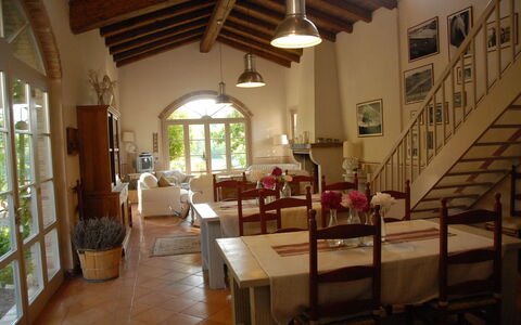 La Cenerara: Gebäude, Zimmer, Eigentum, Decke, Interior Design, Möbel, Haus, Grundeigentum, Tabelle, Fussboden