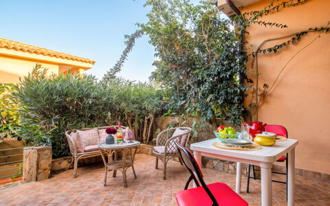 Golfo di Marinella 300: Möbel, Blumentopf, Gartenmöbel, Stuhl, Zimmerpflanze, Garten, Tisch Im Freien, Terrasse, Hinterhof, Garten