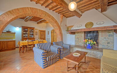 San Donnino 5: Zimmer, Eigentum, Gebäude, Möbel, Grundeigentum, Wohnzimmer, Interior Design, Haus, Zuhause, Decke