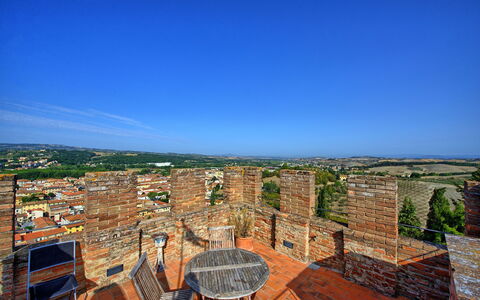 Certaldo: Himmel, Eigentum, Wand, Gebäude, Grundeigentum, Landschaft, Baum, Urlaub, Die Architektur, Horizont