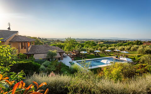 Villa Amadeo: Freizeit, Estate, Erholung, Eco Hotel, Resort, Landscaping, Garten, Urlaub, Regenschirm, Ferienort