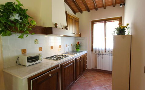 Le Balze: Eigentum, Zimmer, Gebäude, Möbel, Küche, Haus, Interior Design, Grundeigentum, Cabinetry, Fussboden