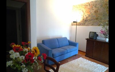 Il Fontanile: Zimmer, Möbel, Wohnzimmer, Eigentum, Couch, Interior Design, Haus, Gebäude, Tabelle, Grundeigentum