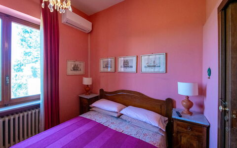 Casa Grion: Interior Design, Wand, Möbel, Schlafzimmer, Bett, Bettdecke, Holz, Linens, Bedding, Textil
