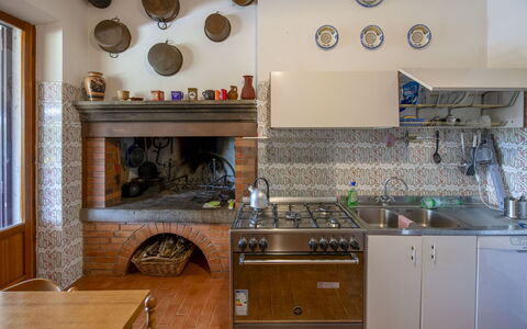 Casa Grion: Küche, Küchengerät, Major Appliance, Herd, Flooring, Interior Design, Herd, Zimmer, Gasherd, Countertop