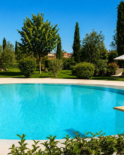 Pieve di Sant Ippolito: Garten, Hütte, Bauernhaus, Schatten, Landscaping, Estate, Garten, Hinterhof, Steinwand, Hazienda