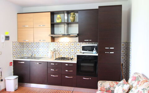 Podere Marcigliano: Cabinetry, Eigentum, Möbel, Countertop, Schublade, Haushaltsgerät, Kommode, Interior Design, Küche, Holz