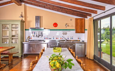 Podere Sant'angelo: Zimmer, Eigentum, Gebäude, Möbel, Decke, Interior Design, Haus, Zuhause, Küche, Grundeigentum