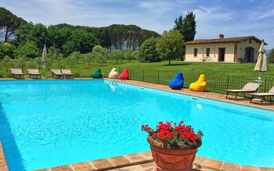 Villa Sant' Angelo: Schwimmbad, Eigentum, Urlaub, Freizeit, Azurblau, Grundeigentum, Haus, Sommer, Gebäude, Resort