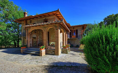 Casale Ambra: Eigentum, Zuhause, Haus, Gebäude, Grundeigentum, Estate, Himmel, Die Architektur, Baum, Botanik