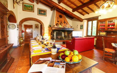Civitella: Eigentum, Gebäude, Zimmer, Haus, Interior Design, Grundeigentum, Zuhause, Villa, Frühstück, Wohnzimmer