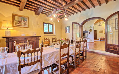 Villa Campogialli: Eigentum, Zimmer, Gebäude, Esszimmer, Restaurant, Grundeigentum, Decke, Interior Design, Möbel, Estate