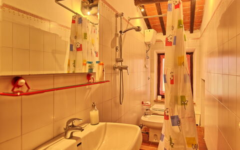 Villa Campogialli: Badezimmer, Zimmer, Eigentum, Interior Design, Gebäude, Armatur, Haus, Die Architektur, Zuhause, Sinken