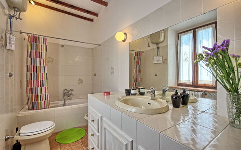 Villa Campogialli: Badezimmer, Zimmer, Eigentum, Interior Design, Gebäude, Haus, Grundeigentum, Zuhause, Möbel, Die Architektur