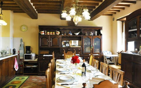 Casetta i Ciliegi: Restaurant, Gebäude, Eigentum, Zimmer, Interior Design, Esszimmer, Möbel, Tabelle, Decke, Strahl