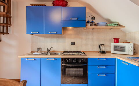 Cà del Fritz: Holz, Küche, Küchengerät, Major Appliance, Flooring, Interior Design, Herd, Cabinetry, Fussboden, Countertop