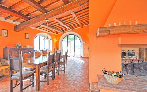 Villa Noceta: Eigentum, Gebäude, Zimmer, Grundeigentum, Haus, Interior Design, Villa, Möbel, Urlaub, Estate