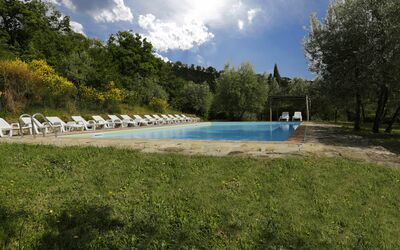 Le Logge: Natur, Natürliche Landschaft, Wasser, Eigentum, Wasservorräte, Himmel, Reservoir, Fluss, Baum, Schwimmbad
