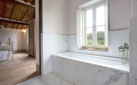 Angeloni: Eigentum, Zimmer, Fussboden, Gebäude, Interior Design, Badezimmer, Fliese, Haus, Die Architektur, Wand