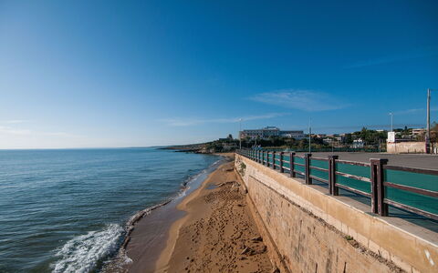 Vista Mare Noto: Küste, Meer, Strand, Ufer, Himmel, Wasser, Ozean, Küsten Und Ozeanische Forms, Horizont, Urlaub
