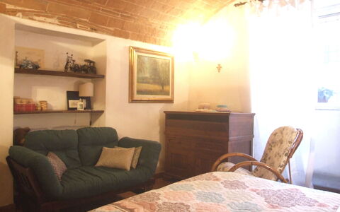 Appartamento Le Volte: Zimmer, Möbel, Eigentum, Schlafzimmer, Bett, Interior Design, Decke, Wand, Fussboden, Gebäude