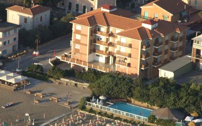 Marina Di Castagneto: Wohngebiet, Nachbarschaft, \Stadt, Menschliche Siedlung, Gebäude, Urban Design, Vorort, Stadt, Mischnutzung, Stadtgebiet