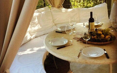 Villa La Quercia: Eigentum, Zimmer, Interior Design, Tabelle, Möbel, Haus, Restaurant, Esszimmer, Frühstück, Zuhause